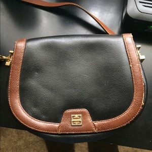 Givency purse